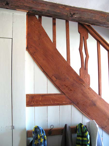 Treppenwange aus abgeschliffenem Holz