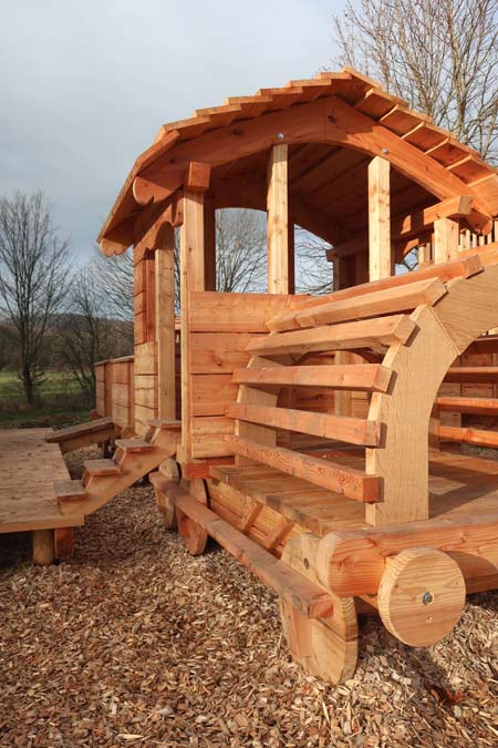 Holz-Lokomotive Spielplatz