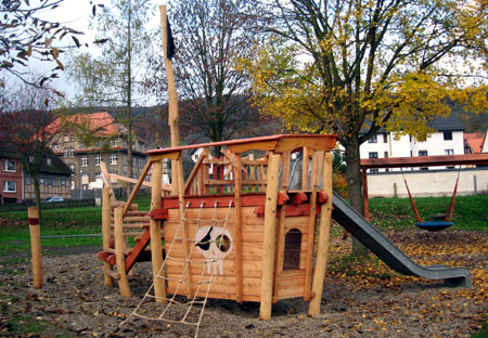 Das Kletterschiff von hinten